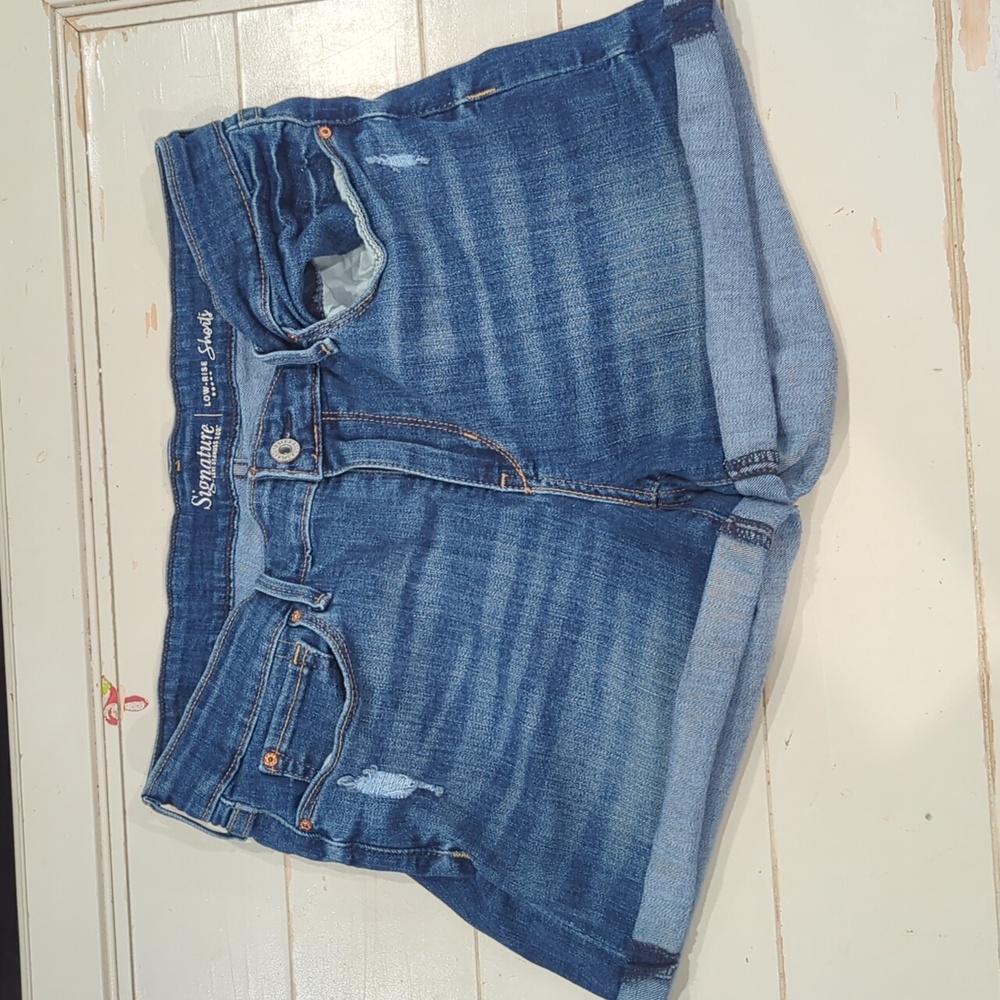 Signature Levi's shorts, 12 / 31